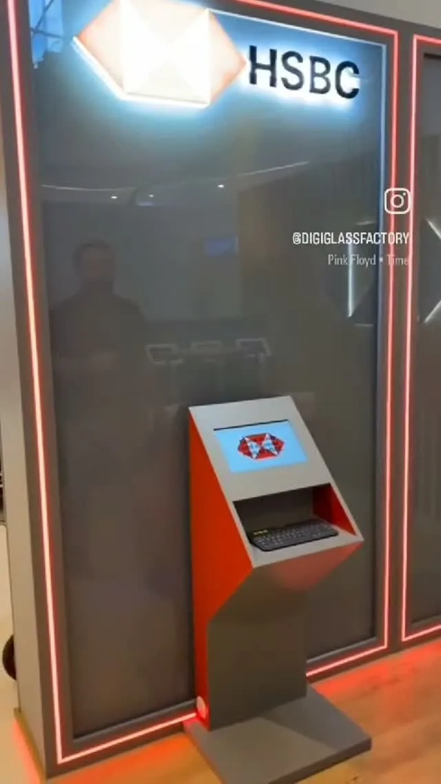Rzeczywista tafla DGF wykorzystana jako element ekspozycji